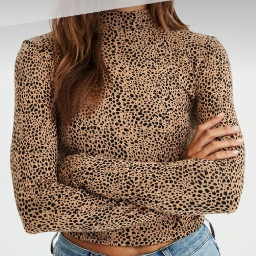 American Eagle Leopard Print Long Tee Size XS